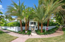 Villa – Pine Tree Drive, Miami Beach, Florida,  Estados Unidos. $2 448 000