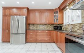 8 dormitorio casa de pueblo en Scarborough, Canadá. C$1 293 000