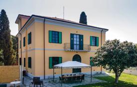 10 dormitorio villa en Lucca, Italia. 1 500 000 €