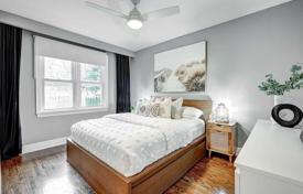 9 dormitorio casa de pueblo en Etobicoke, Canadá. C$1 736 000