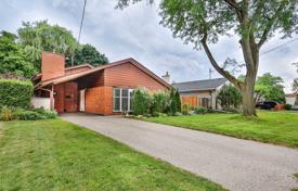 Casa de pueblo – Etobicoke, Toronto, Ontario,  Canadá. C$1 258 000