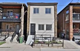Casa de pueblo – Dundas Street West, Toronto, Ontario,  Canadá. C$1 374 000