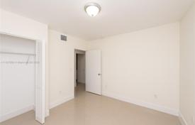 6 dormitorio casa de pueblo 173 m² en Miami, Estados Unidos. $699 000