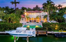 8 dormitorio villa 926 m² en Miami Beach, Estados Unidos. $15 900 000
