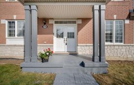 12 dormitorio casa de pueblo en Scarborough, Canadá. C$2 017 000