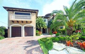 Villa – North Miami Beach, Florida, Estados Unidos. $2 950 000