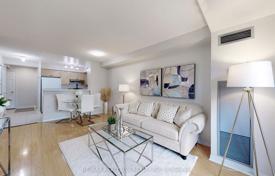 5 dormitorio piso en North York, Canadá. C$838 000