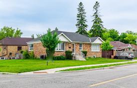 9 dormitorio casa de pueblo en Scarborough, Canadá. C$1 617 000