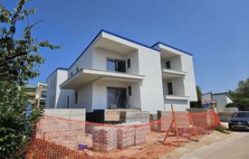 2 dormitorio piso 56 m² en Umag, Croacia. 289 000 €