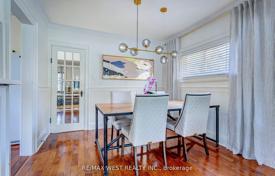10 dormitorio casa de pueblo en Etobicoke, Canadá. C$2 381 000
