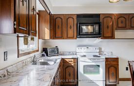 8 dormitorio adosado en Old Toronto, Canadá. C$2 014 000