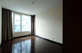 3-dormitorio apartamentos en condominio en Bang Rak, Tailandia. $3 700  por semana
