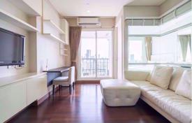 1-dormitorio apartamentos en condominio en Watthana, Tailandia. $219 000