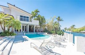 Villa – Fort Lauderdale, Florida, Estados Unidos. 2 687 000 €