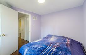 9 dormitorio casa de pueblo en Etobicoke, Canadá. C$1 412 000
