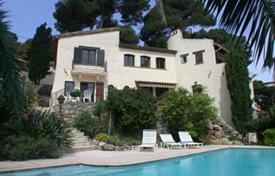 4 dormitorio villa en Antibes, Francia. 10 100 €  por semana