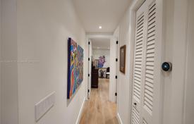 4 dormitorio casa de pueblo 253 m² en Miami, Estados Unidos. $2 695 000