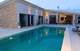 Villa – Cala Blava, Islas Baleares, España. 3 850 €  por semana
