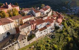 2 dormitorio casa de pueblo 200 m² en Motovun, Croacia. 420 000 €