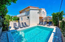 7 dormitorio casa de pueblo 260 m² en Ližnjan, Croacia. 515 000 €