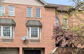 6 dormitorio adosado en Scarborough, Canadá. C$1 275 000