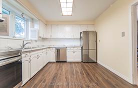 12 dormitorio casa de pueblo en Scarborough, Canadá. C$1 461 000