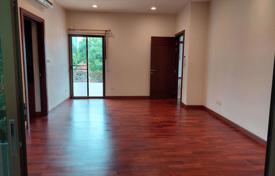 4 dormitorio chalet en Huai Khwang, Tailandia. $4 600  por semana