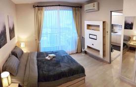 1-dormitorio apartamentos en condominio en Huai Khwang, Tailandia. $141 000