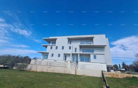 2 dormitorio piso 70 m² en Umag, Croacia. 352 000 €