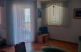 2 dormitorio piso 46 m² en Rabac, Croacia. 192 000 €