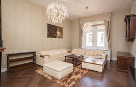4 dormitorio piso 186 m² en District V (Belváros-Lipótváros), Hungría. 689 000 €
