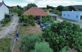 5 dormitorio casa de pueblo 154 m² en Zadar County, Croacia. 350 000 €