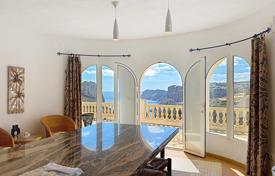 4 dormitorio chalet 210 m² en Alicante, España. 495 000 €