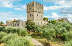 13 dormitorio finca rústica 442 m² en Monteriggioni, Italia. 980 000 €