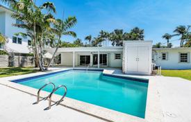 Villa – Key Biscayne, Florida, Estados Unidos. 1 857 000 €