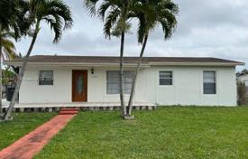 3 dormitorio casa de pueblo 145 m² en Miami, Estados Unidos. $550 000