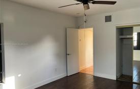 3 dormitorio casa de pueblo 202 m² en Miami, Estados Unidos. $679 000