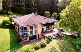 8 dormitorio villa 800 m² en Varese, Italia. 2 900 000 €