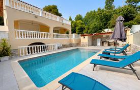 6 dormitorio chalet en Mougins, Francia. 880 000 €