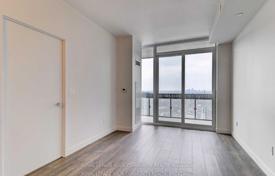 4 dormitorio piso en Eglinton Avenue East, Canadá. C$741 000