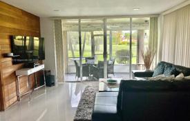 3-dormitorio apartamentos en condominio 136 m² en Tamarac, Estados Unidos. $335 000