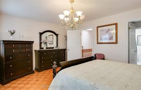 9 dormitorio casa de pueblo en York, Canadá. C$1 722 000