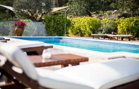 Villa – Ibiza, Islas Baleares, España. 2 600 €  por semana