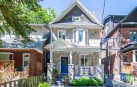 Casa de pueblo – York, Toronto, Ontario,  Canadá. C$2 053 000