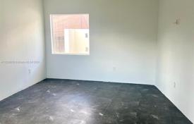 3 dormitorio casa de pueblo 159 m² en Miami, Estados Unidos. $850 000