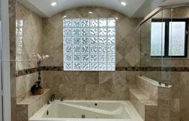 4 dormitorio casa de pueblo 346 m² en Miami, Estados Unidos. $1 495 000