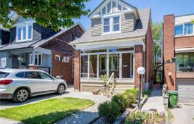 Casa de pueblo – Hillsdale Avenue East, Toronto, Ontario,  Canadá. C$2 042 000