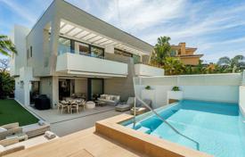 5 dormitorio villa 432 m² en Marbella, España. 2 675 000 €