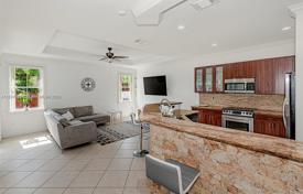 Casa de pueblo – West End, Miami, Florida,  Estados Unidos. $750 000