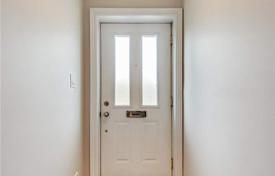 8 dormitorio adosado en Etobicoke, Canadá. C$1 589 000